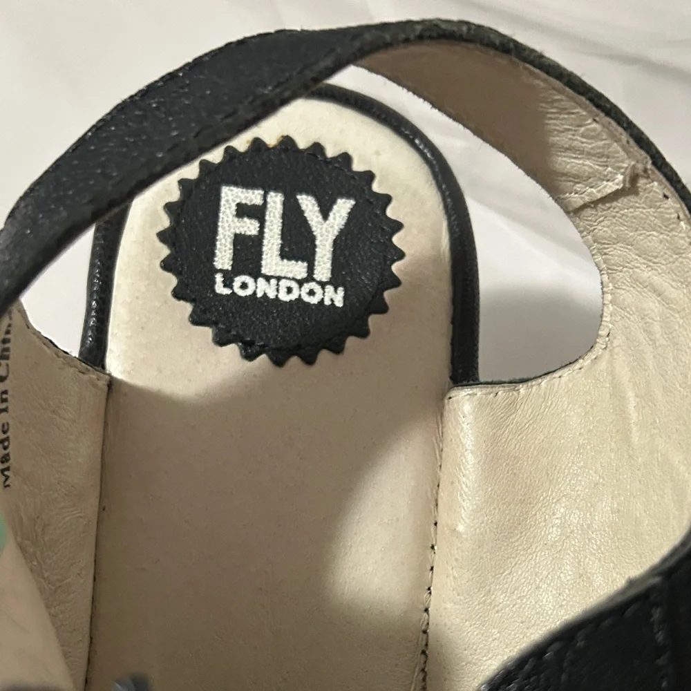 Fly London Black‎ Open-Toe Sandals
